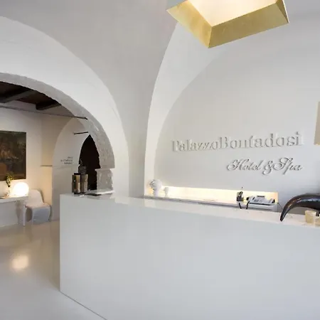 Отель Mirabilia Retreats - Palazzo Bontadosi 4*